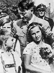 Адольф Гитлер и дети